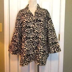 Lucy & Laurel Linen button front blouse. Sz 3X. 3/4 sleeve with collar.